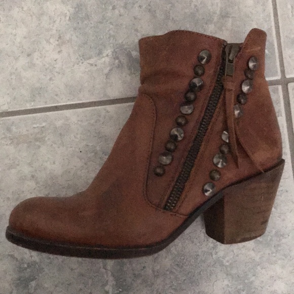 Tan ankle booties - Picture 2 of 3
